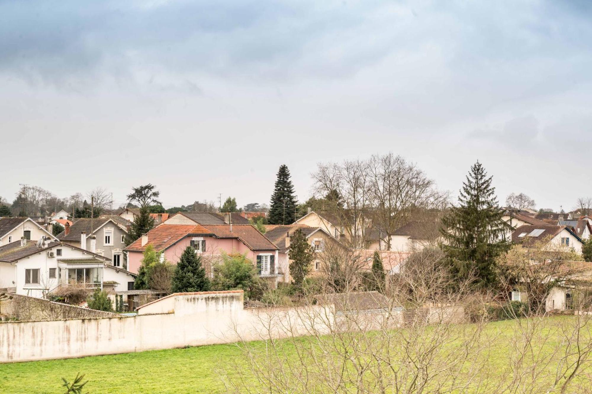 Le Ambroise - T3 Spacieux Et Calme Avec Parking Gratuit Bergerac Dış mekan fotoğraf